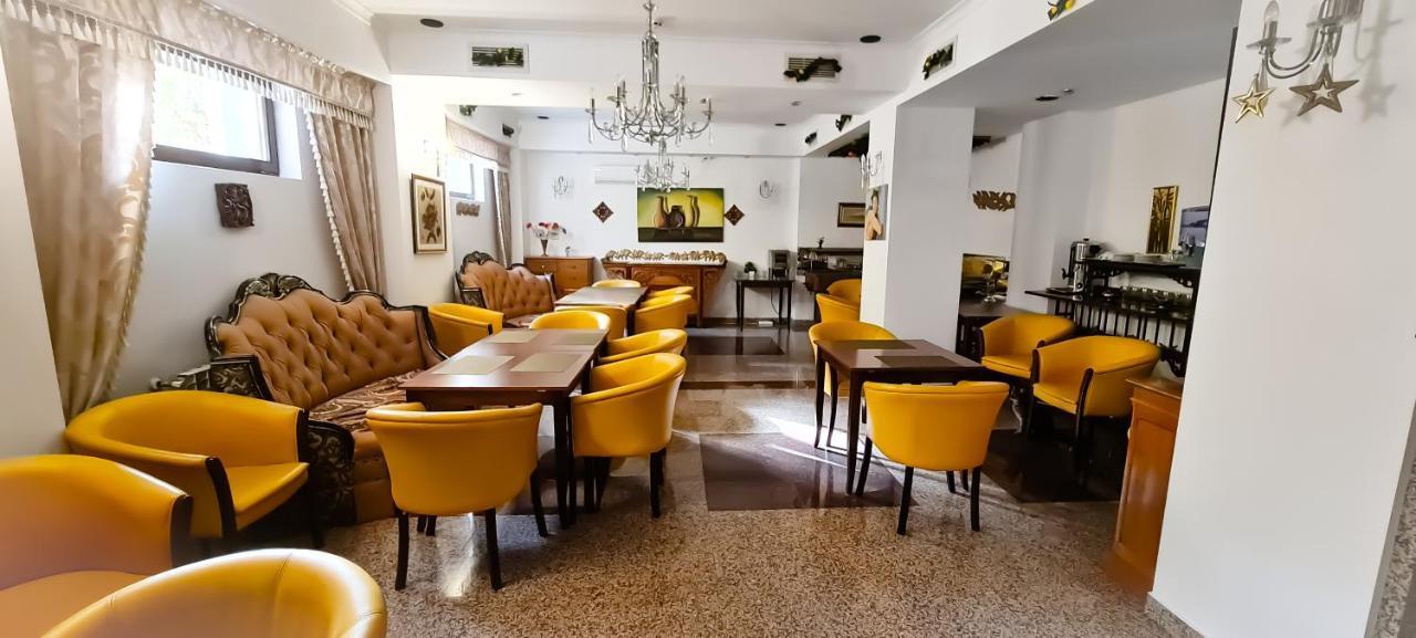 5 Stars High Hostel Бухарест Экстерьер фото