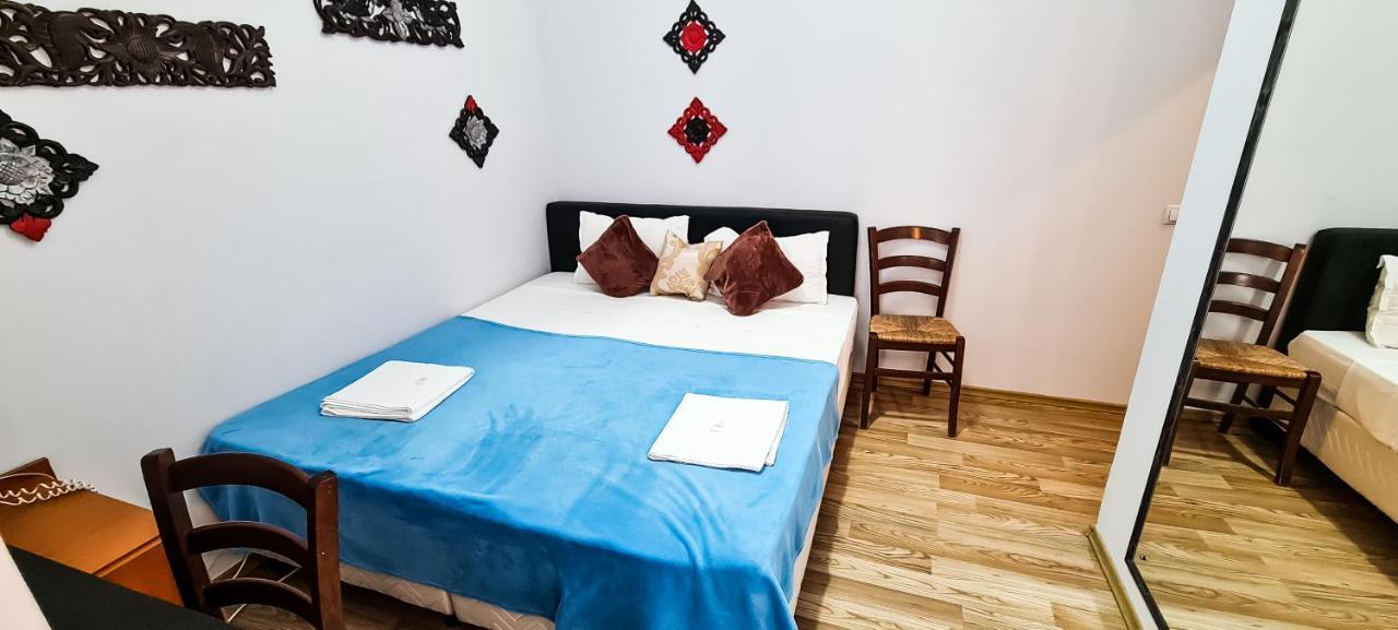 5 Stars High Hostel Бухарест Экстерьер фото